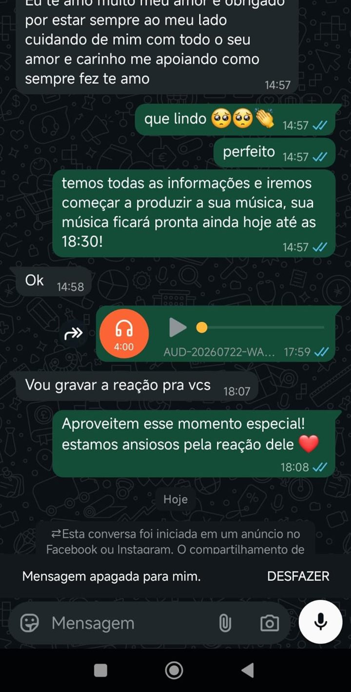 Conversa de WhatsApp mostrando a mensagem escolhida pelo cliente, a confirmação do prazo e o envio da música pronta.